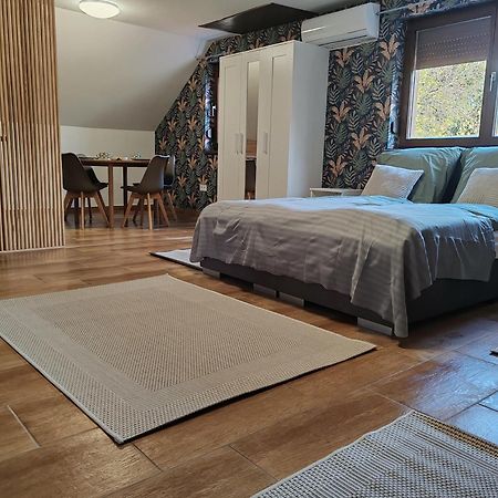 Rp Apartmanhaz Demjén Exteriér fotografie