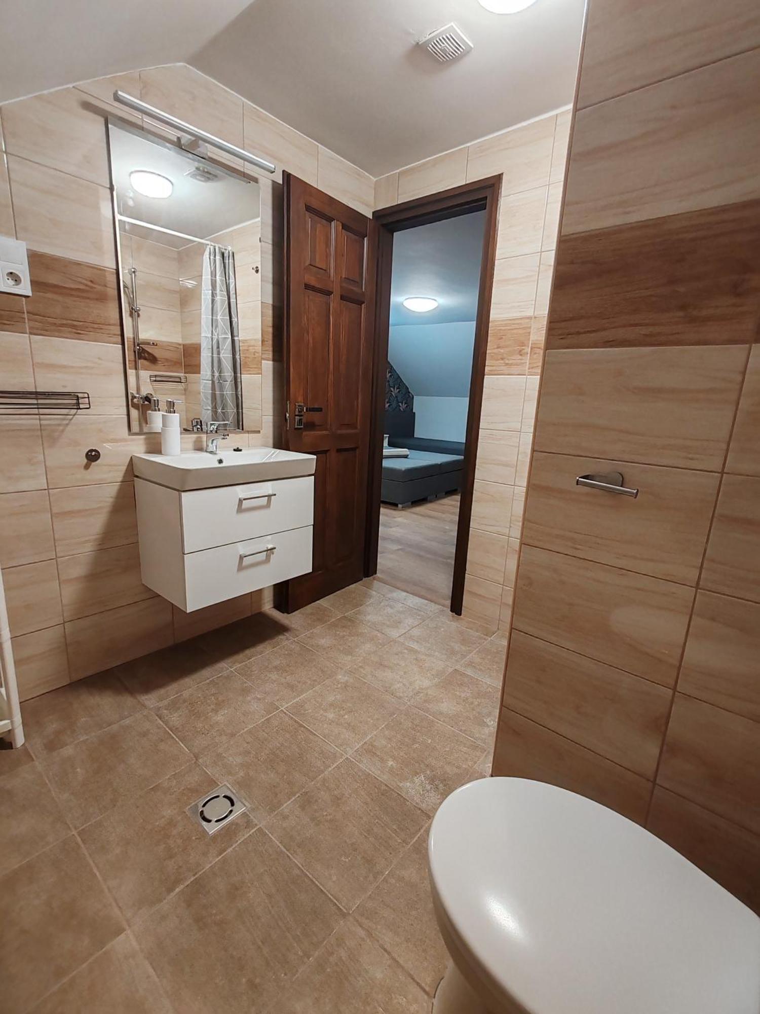 Rp Apartmanhaz Demjén Exteriér fotografie