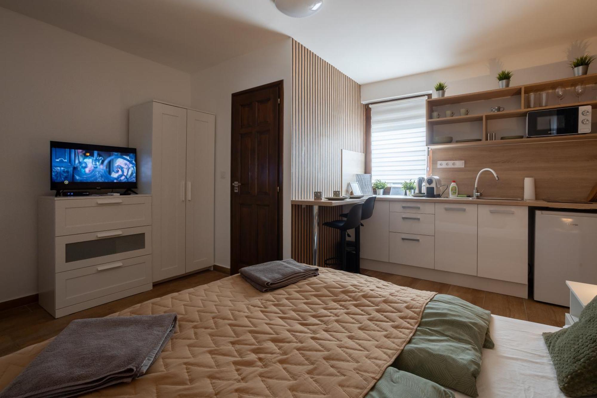 Rp Apartmanhaz Demjén Exteriér fotografie
